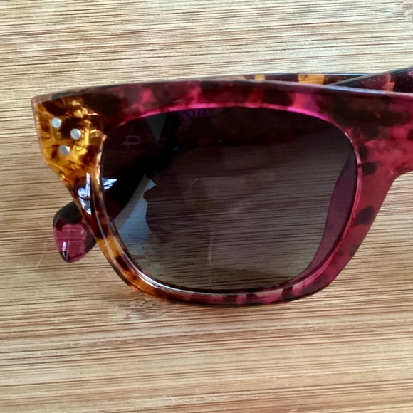 Prive Revaux Women’s Classic Polarized Sunglasses Purple Orange Tortoise Cat Eye - Picture 4 of 16